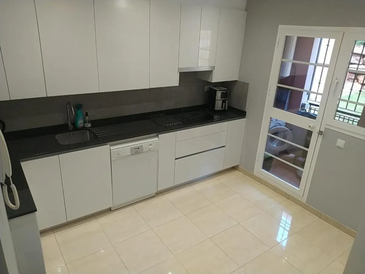Duquesa Regents Apt, Large Balcony With Spectacular Sea Views Close To Port And Beach Manilva 0*,  España