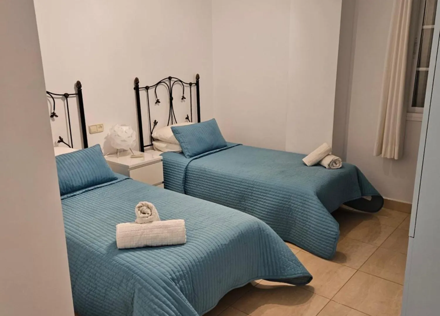 Duquesa Regents Apt, Large Balcony With Spectacular Sea Views Close To Port And Beach Manilva