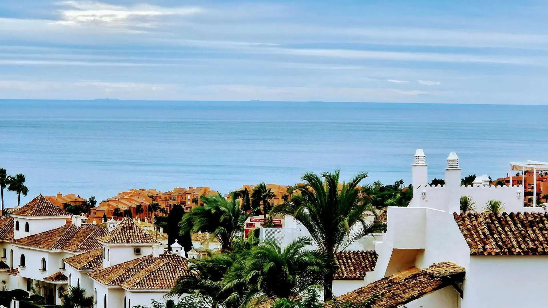 Duquesa Regents Apt, Large Balcony With Spectacular Sea Views Close To Port And Beach Manilva